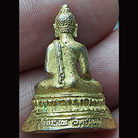 พระรูปหล่อหลวงพ่อเพชร วัดท่าถนน จ.อุตรดิตถ์