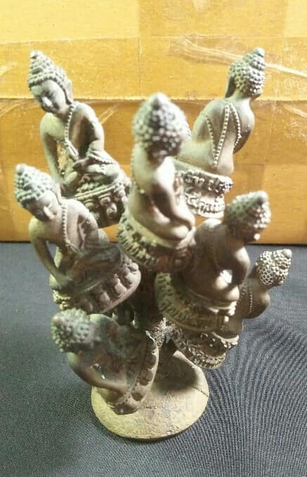 พระหล่อช่อ ๙ องค์พิมพ์พระกริ่ง อุดผง หลวงพ่อคูณ วัดบ้านไร่ เนื้อทองเหลือง รุ่น คูณพันล้าน 