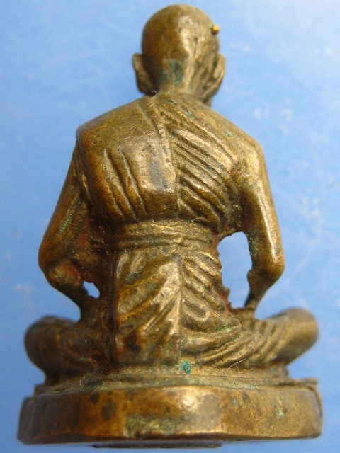 รูปหล่อ หลวงพ่อขวัญ วัดบ้านไร่ จ.พิจิตร