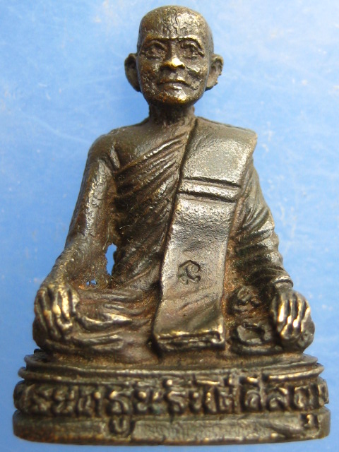 รูปหล่อ หลวงพ่อสว่าง วัดหายทรายงาม จ.นครสวรรค์