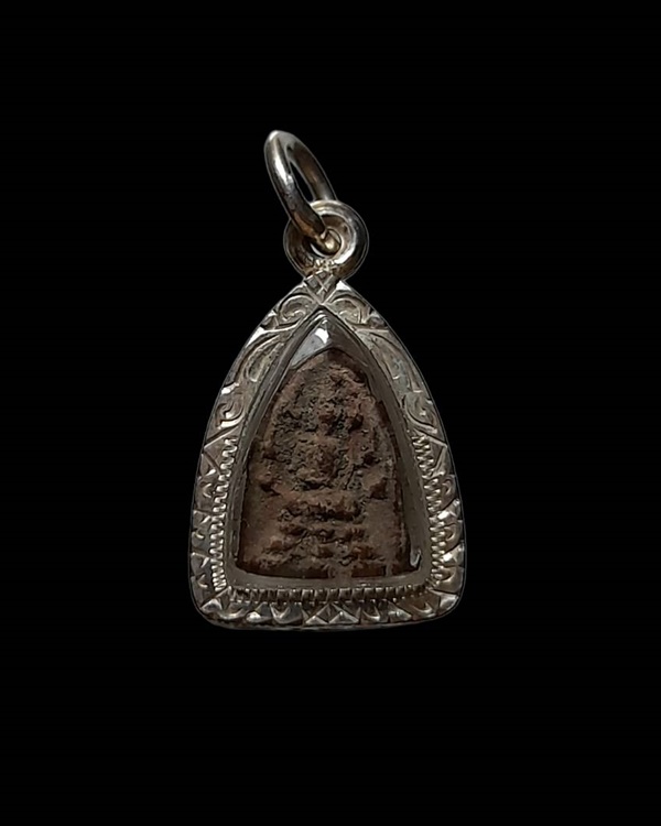 พระนาคปรก หลวงปู่เอี่ยม วัดหนัง กรุวัดนางชี กทม. เนื้อว่านสบู่เลือด