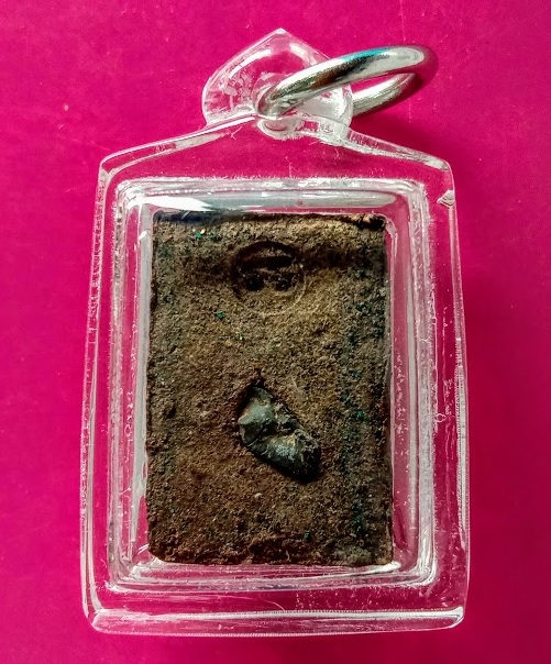 หลวงปู่ทวด วัดห้วยมงคล พิธีมหามงคลผ่านไฟ ปี44 หลังฝังแร่ เนื้อผงว่าน108...เคาะเดียวแดง...