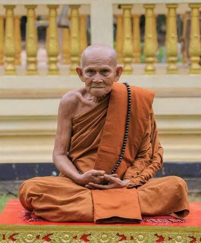 พระผงรูปเหมือนนั่งเต็มองค์ หลวงปู่ทวน วัดโป่งยาง จ.จันทบุรี รุ่นรวยมหาศาล ปี60