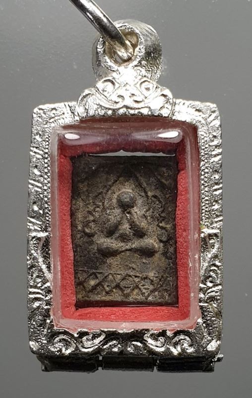 พระปิดตาพิมพ์ประภามณฑลข้างอุ หลวงปู่ศุข วัดปากคลองมะขามเฒ่า "รุ่นปี2460"