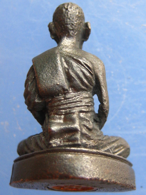 รูปหล่อ หลวงพ่อเหม็ก วัดหนองวัลย์เปรียง จ.สุพรรณบุรี