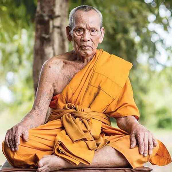 เหรียญท้าวเวสสุวรรณ มหาเทพมหายันต์หมื่นล้าน รุ่น เศรษฐีรวยทันที หลวงพ่อพัฒน์ วัดห้วยด้วน จ.นครสวรรค์