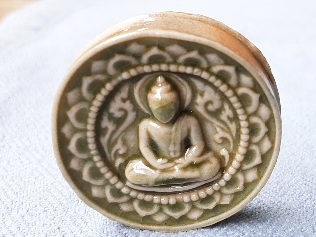 พระปทุมขันธ์ เนื้อกระเบื้องเคลือบ วัดหลวงพ่อสด ปี 2551