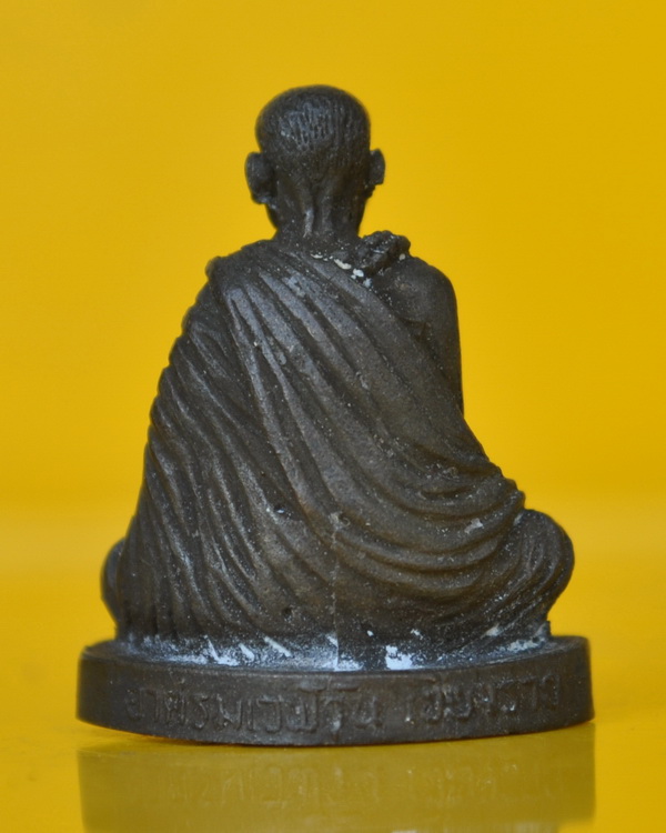 พระรูปเหมือนรุ่นแรกเนื้อนวะโลหะ พระคุณเจ้าดาบส สุมโน 