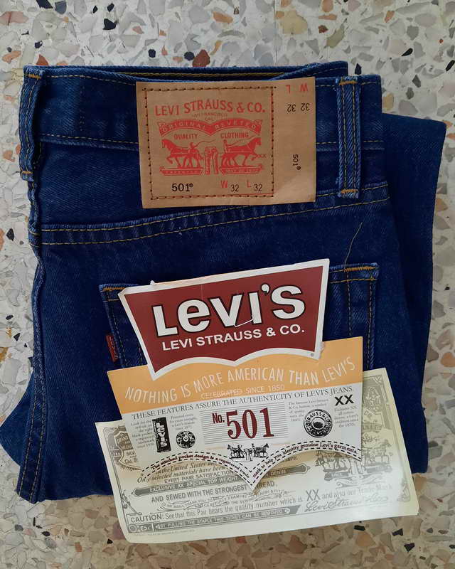 กางเกงยีนส์ Levi's Big E เอว 32 ขายาว 41 ผ้าฟอกนิ่มขัดทราย
