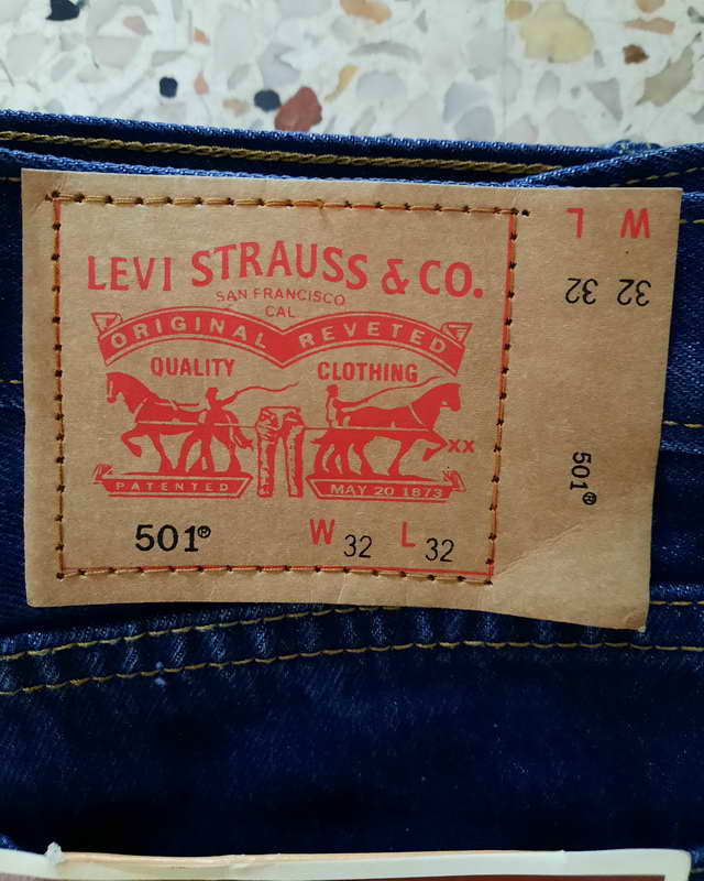กางเกงยีนส์ Levi's Big E เอว 32 ขายาว 41 ผ้าฟอกนิ่มขัดทราย