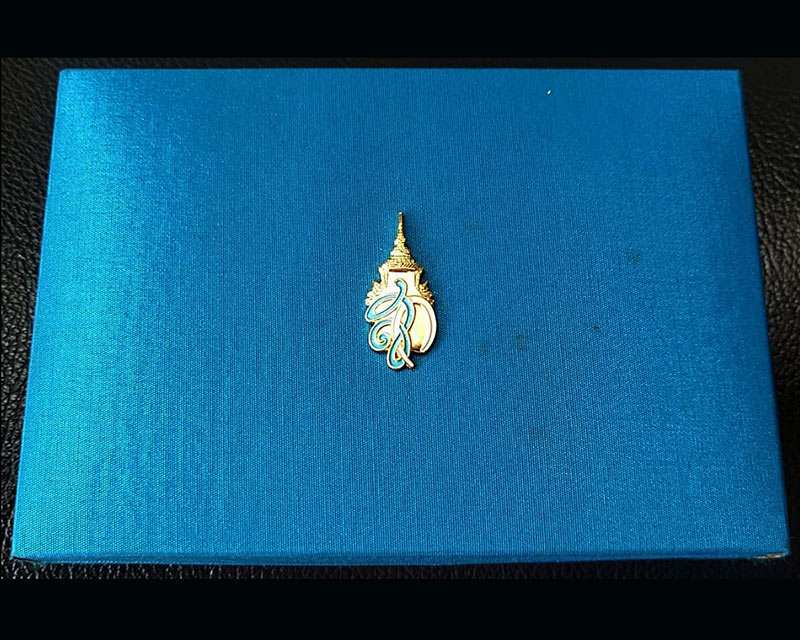 กล่องเปล่าชุดกรรมการ เหรียญสมเด็จพระนเรศวรฯ รุ๋นสู้ เนื้อทองคำ เครื่องหมาย สก.กะไหล่ทองลงยา
