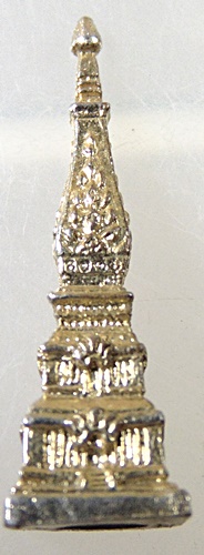 ๒๐ รูปหล่อจำลององค์พระธาตุพนม