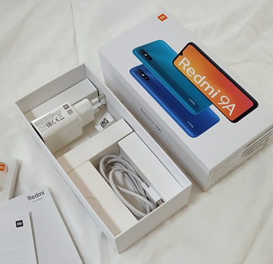 กล่อง Redmi 9A พร้อมอุปกรณ์ อะแดปเตอร์ สายชาร์จ ยังใหม่ ไม่เคยใช้งาน