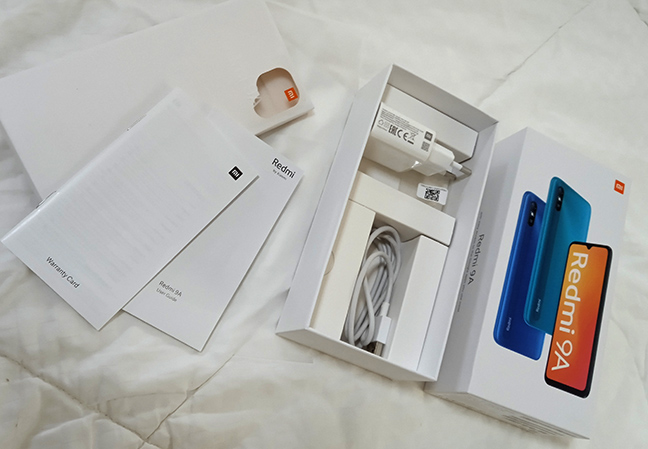 กล่อง Redmi 9A พร้อมอุปกรณ์ อะแดปเตอร์ สายชาร์จ ยังใหม่ ไม่เคยใช้งาน