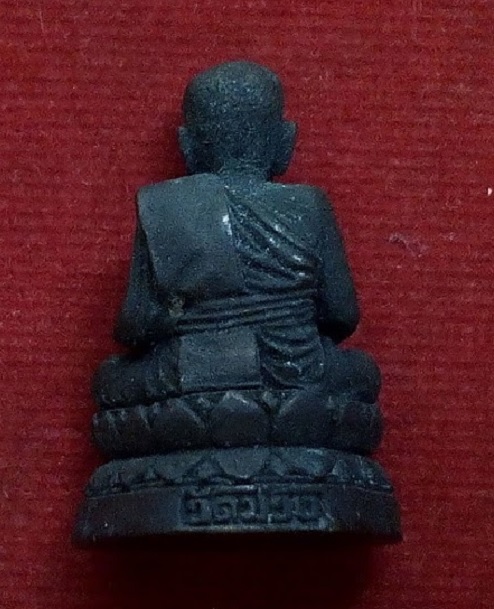 หล่อลอยองค์หลวงปู่ทวด รุ่นสร้างอุโบสถ วัดม่วง กทม. ปี40 เนื้อทองแดงรมดำ ...เคาะเดียวแดง..