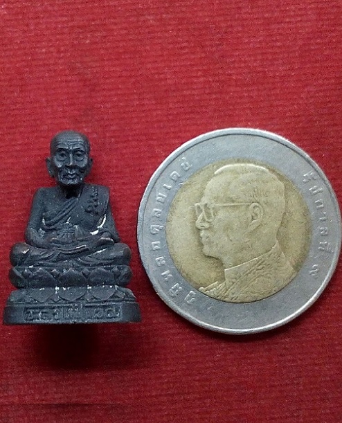 หล่อลอยองค์หลวงปู่ทวด รุ่นสร้างอุโบสถ วัดม่วง กทม. ปี40 เนื้อทองแดงรมดำ ...เคาะเดียวแดง..