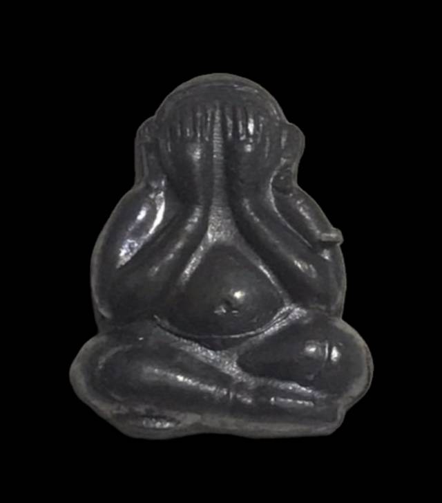 พระปิดตาเนื้อตะกั่ว หลวงพ่อเลียบ วัดเลา บางขุนเทียน 2548 พร้อมซองเดิม