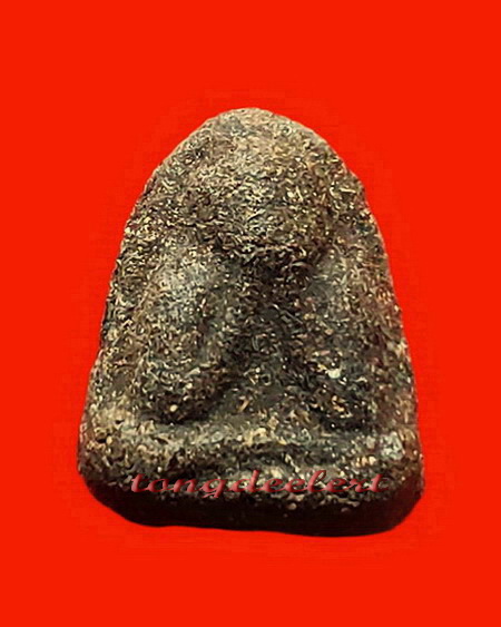 พระปิดตาเนื้อผงชานหมาก หลวงพ่อเที่ยง วัดม่วงชุม จ.กาญจนบุรี พิมพ์นี้หายาก สวยมากค่ะ