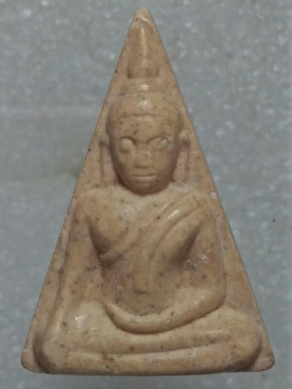พระผงหลังตรา ภปร ปี๔๙