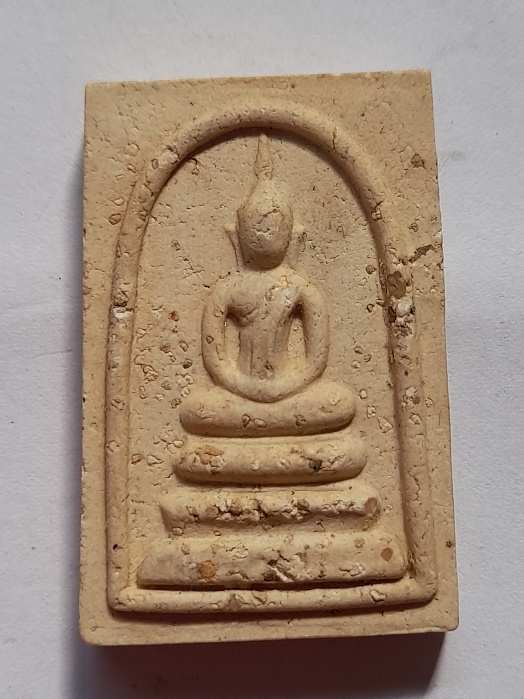 สมเด็จพิมพ์ใหญ่เกศทะลุซุ้ม โรยก้อนผงเก่า รุ่น 141 ปีมหามงคล วัดระฆังฯ แยกชุดกรรมการ พร้อมกล่องเดิม