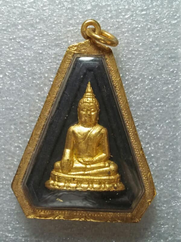 พระนางพญาคัมภีร์ดำ วัดราษฏร์ศรัทธา (ท้ายดอน) ชลบุรี เลี่ยมไมค่อน