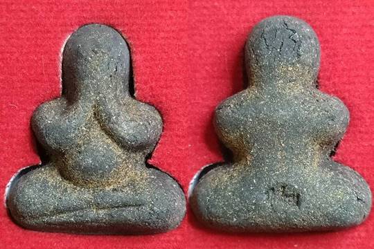 พระปิดตา หลวงปู่เอี่ยม วัดสพานสูง เนื้อว่านโรยผงตะไบ ผงเหล็กน้ำพี้ ปี2558 จำนวน 3 องค์