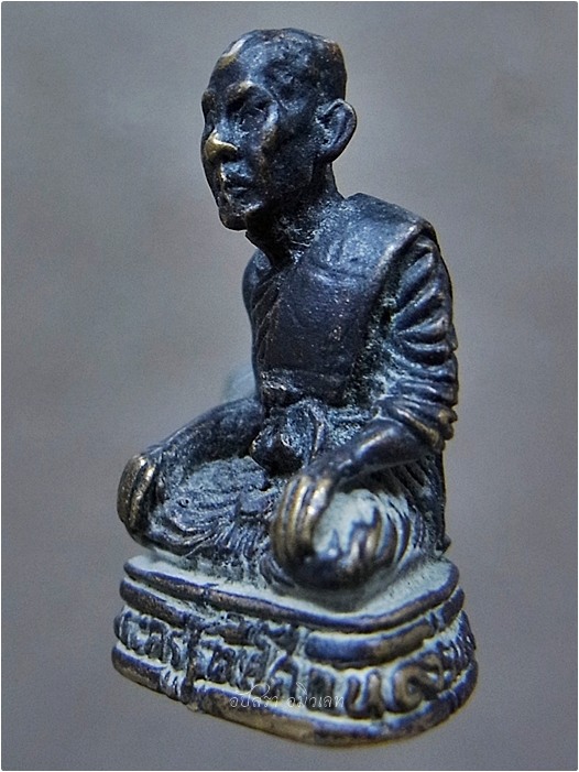 พระรูปหล่อรุ่นแรก พระครูรัตนโสภณ (หลวงพ่อรัตน์) วัดบางบำหรุ กรุงเทพฯ ปี 2529