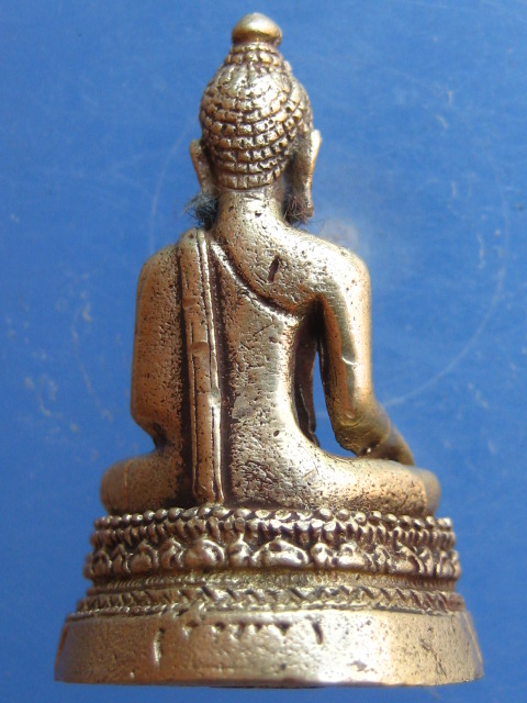 รูปหล่อ หลวงพ่อทองคำ วัดพระเจดีย์ซาวหลัง จ.ลำปาง