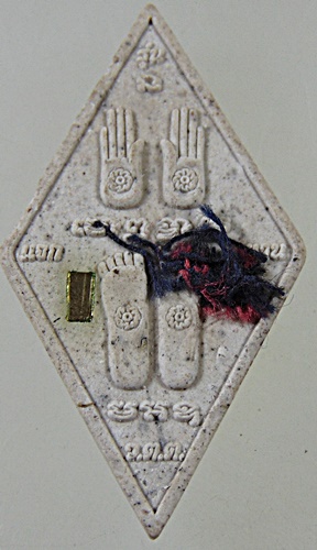 ๒๐ เจ้าพ่อเขาใหญ่ เนื้อผง ฝังตะกรุด ผ้า