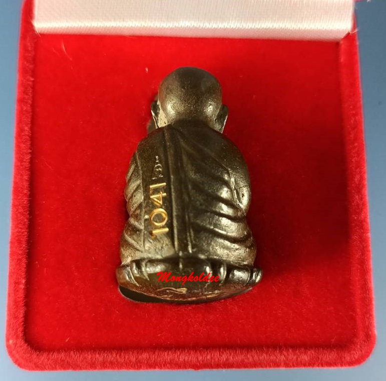 หลวงปู่ทวด พิมพ์เศียรโต รุ่นกฐิน51 หมื่นยันต์ลังกาสุกะ พระอาจารย์แดง วัดไร่ จ.ปัตตานี เนื้อนวะกลับดำ