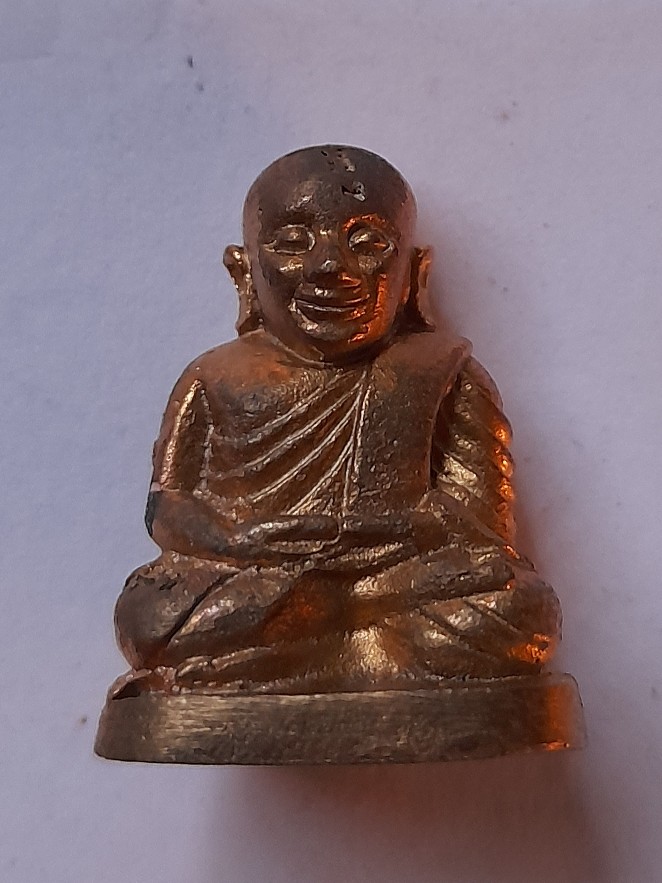 รูปหล่อหลวงพ่อเงิน วัดบางคลาน พระเครื่อง เมืองพิจิตร รุ่นเมตตาบารมี เนื้อทองเหลือง ปี 2545 สวยหายาก