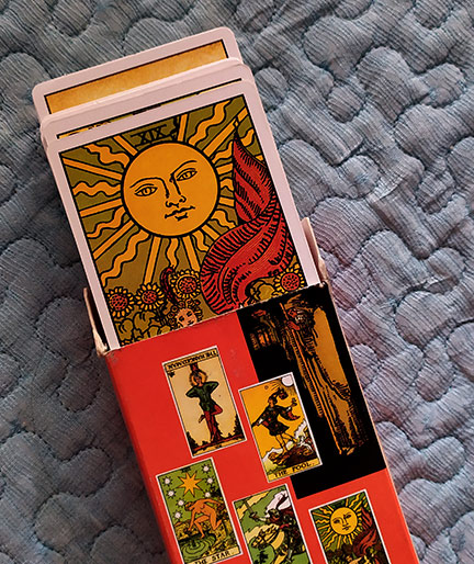 ไพ่ยิปซี(ทาโรต์)TAROT กล่องส้ม อ.ณัชชา ปราณีรัตนา สมาคมโหราศาสตร์นานาชาติ