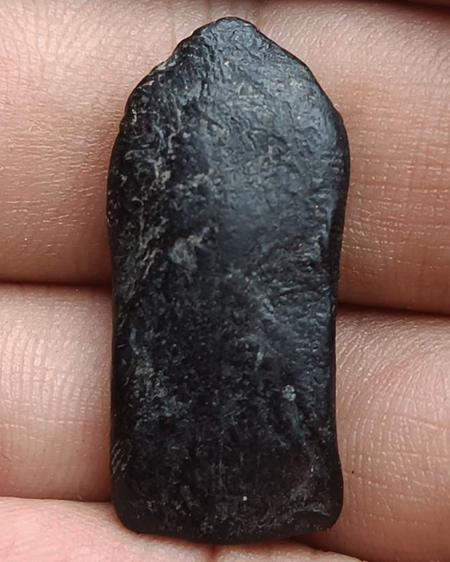 พระสิวลีเนื้อดินดำ สูงประมาณ 3 ซ.ม. ไม่ทราบที่ พระบ้านเก่าเก็บ หลายสิบปี