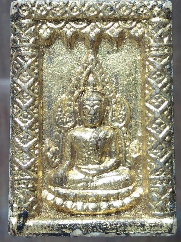 พระผง พระพุทธชินราช ทาทอง หลังยันต์ ไม่ทราบวัดออก เคาะเดียวครับ