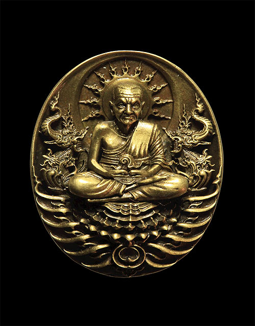 ผลงานของอาจารย์เฉลิมชัย โฆษิตพิพัฒน์ เหรียญหลวงปู่ทวด อภิเมตตา มหาโพธิสัตว์ เนื้อทองระฆัง พิมพ์ใหญ่ 