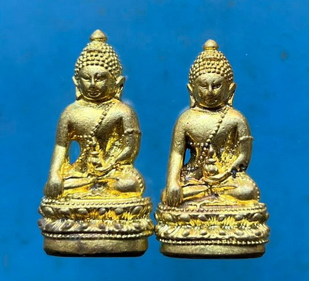 กริ่งจักรตรี สก. ครบ 6 รอบ สมเด็จพระราชินี ปี 2547 พร้อมกล่อ งเดิม รวม 2 องค์ สวยๆ