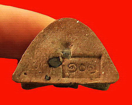 รูปเหมือนลอยองค์เนื้อชานหมากผสมว่าน 108 หลวงปู่ทอง วัดสามปลื้ม มีเส้นเกศา สวยมากค่ะ