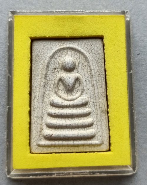 สมเด็จพิมพ์อกครุฑเศียรบาตรหูบายศรีเนื้อแตกลายงาวัดระฆัง