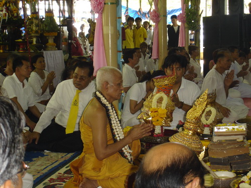 พระนาคปรกพิมพ์นิยม หลวงพ่อทองกลึง สุนทโร วัดเจดีย์หอย ปทุมธานี รุ่นสร้างโบสถ์ ปี ๒๕๓๗ 