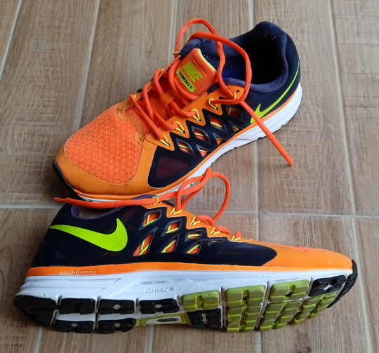 รองเท้า NIKE VOMERO9 สีสวยมาก ของแท้