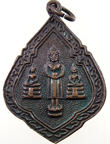 ๒๐ เหรียญพระสามพี่น้อง พระครูอนุวัตรสาธุกิจ วัดบ้านนา จ.ฉะเชิงเทรา ปี๑๙