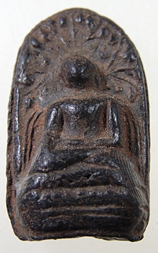 พระคง ลำพูน หลังเจดีย์พระธาตุหริภุญชัย จ.ลำพูน ปี ๒๕๓๕ มวลสารพระกรุเก่า