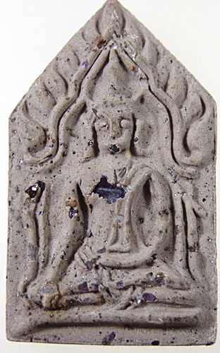 ๒๐ พระขุนแผน เนื้อผง โรยพลอย