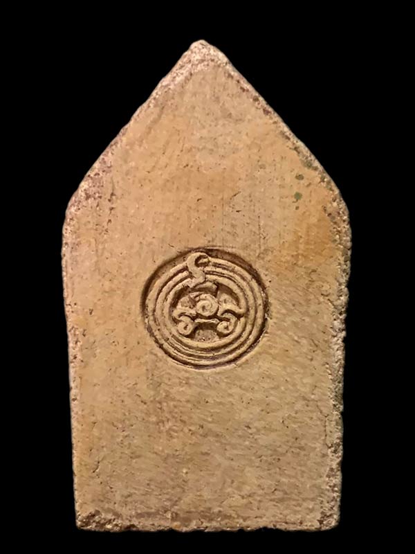 พระผงขุนแผนหลวงปู่แย้มวัดตะเคียน จ.นนทบุรี รุ่นอธิฐาน ปี2547 เนื้อดินผสมว่าน 5 องค์