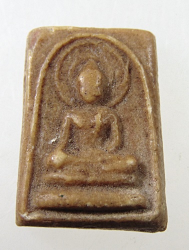 ๒๐ พระรัศมีผงน้ำมัน ขนาดพระคะแนน
