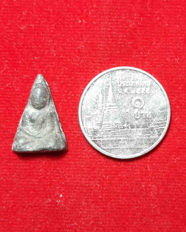 พระกำแพงหน้าโหนกกรุวัดบราธาตุ กำแพงเพชร