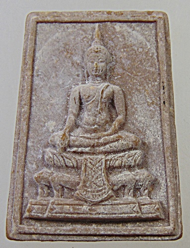 ๒๐ พระพุทธฐานผ้าทิพย์ เนื้อผงน้ำมัน