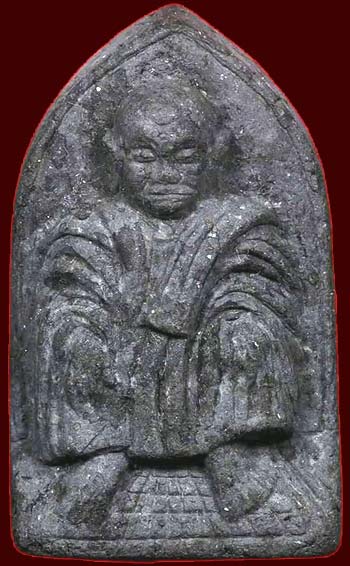 *หลวงพ่อทวดหมาน นั่งเก้าอี้ สวมครุย รับปริญญา เนื้อว่าน รุ่นแรก ปี๒๕๐๗ อาจารย์นอง วัดทรายขาว ปลุกเสก