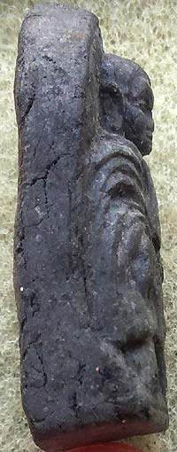 *หลวงพ่อทวดหมาน นั่งเก้าอี้ สวมครุย รับปริญญา เนื้อว่าน รุ่นแรก ปี๒๕๐๗ อาจารย์นอง วัดทรายขาว ปลุกเสก