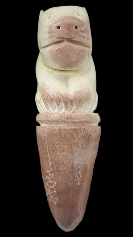 เสือนั่งเขี้ยวเขากวางมูส หลวงพ่อสิน วัดละหารใหญ่ จ.ระยอง ปี2558